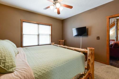 Coyote Cabin - Excellent Location - 6 Master Suites - Outdoor Pool