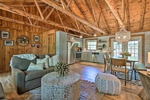 Updated Cabin On Indian Point With Large Deck!