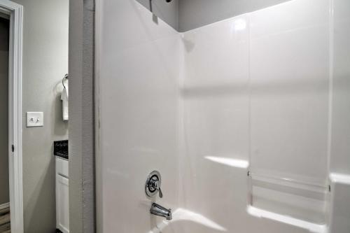 Apartment And Patio, 4 Mi To Silver Dollar City