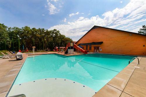 Lake Point Lodge