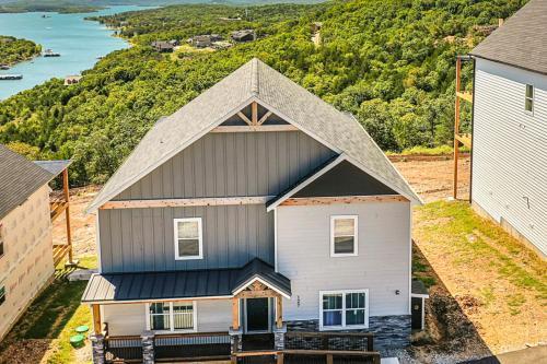 Lake Point Lodge