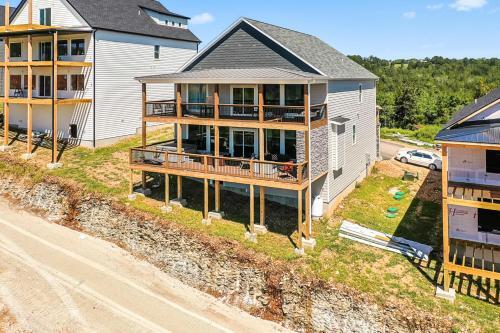 Lake Point Lodge