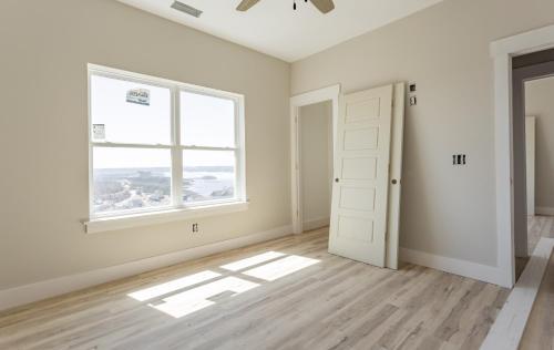 Lakeview Luxury