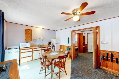 Artilla Cove Resort #4