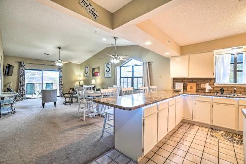 Apartamento Sunny Condo With Balcony And Community Amenities!