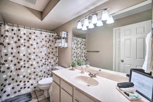Apartamento Sunny Condo With Balcony And Community Amenities!