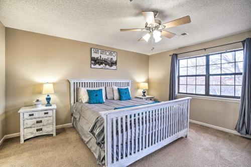 Apartamento Sunny Condo With Balcony And Community Amenities!