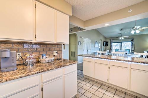 Apartamento Sunny Condo With Balcony And Community Amenities!