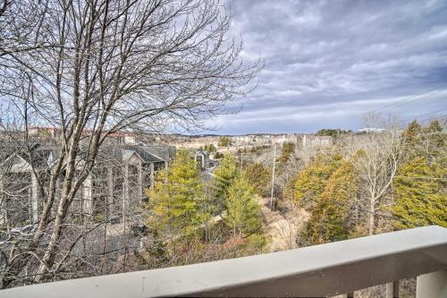 Apartamento Sunny Condo With Balcony And Community Amenities!