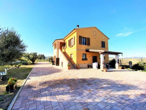 Traditional Holiday Home In Recanati With A Private Pool