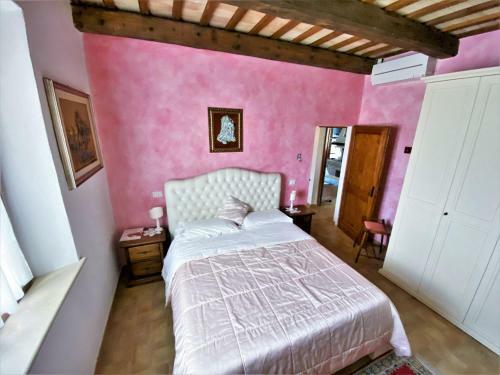 Traditional Holiday Home In Recanati With A Private Pool