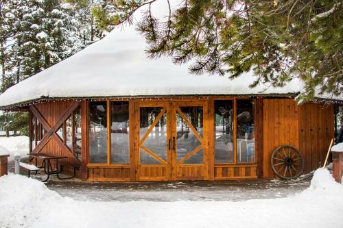 Hotel Lake Louise Inn