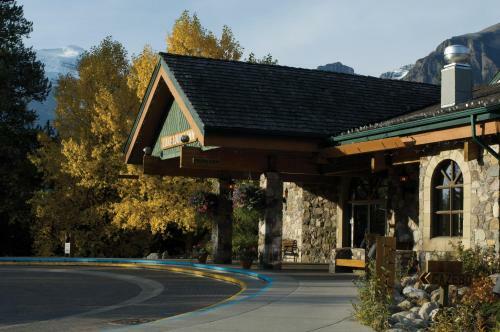 Hotel Lake Louise Inn