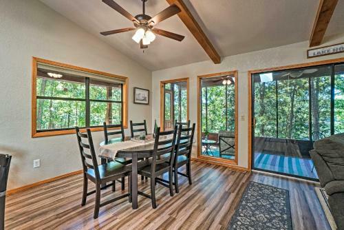 Home With Large Deck On Table Rock Lake!