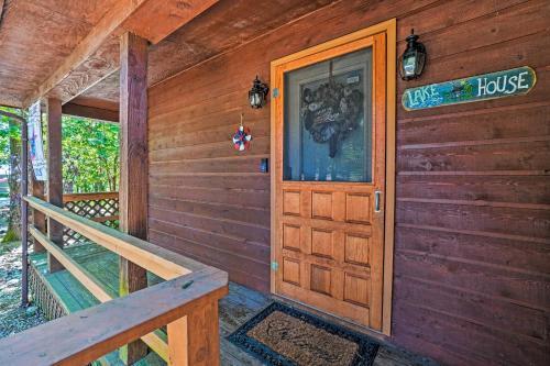Home With Large Deck On Table Rock Lake!