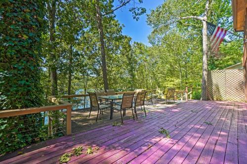 Home With Large Deck On Table Rock Lake!