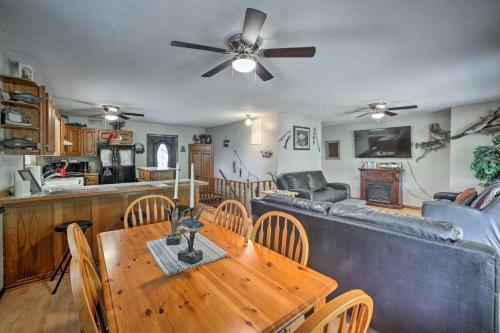 Lakefront Table Rock Home - 2 Porches And Kayaks
