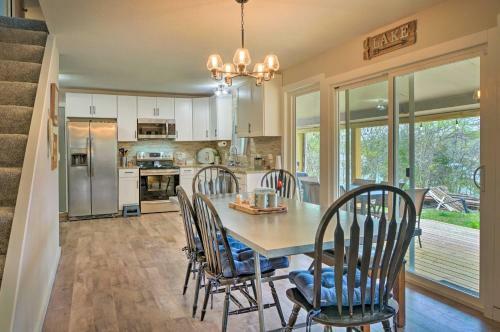 Modern Family Home With View On Table Rock Lake
