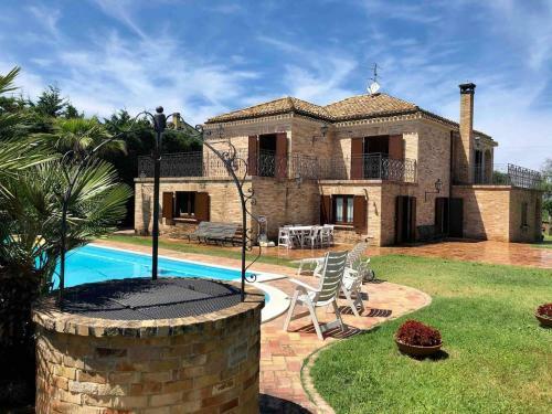 Villa Con Piscina In Abruzzo - A 7 Minuti Dal Mare