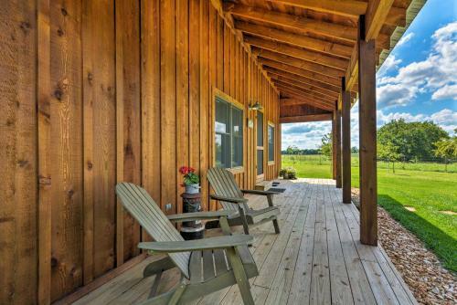 Greenfield Cabin With Screened-in Porch And Fire Pit!