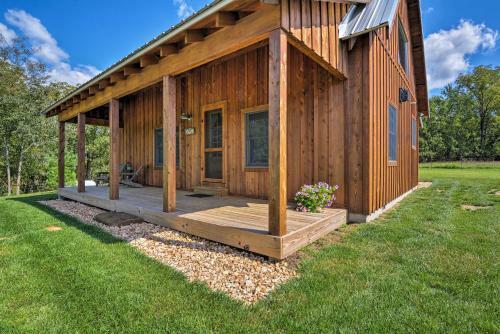 Greenfield Cabin With Screened-in Porch And Fire Pit!