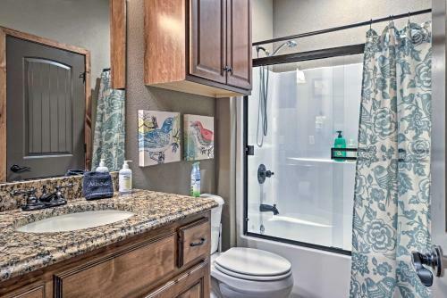 Branson Area Goldilocks Lodge With Private Deck!