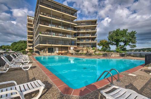 Apartamento Lakefront Condo With Boat Slip, Dock And Pools!