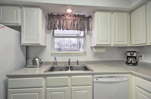 Apartamento Comfy Waterfront Condo With Boat Slip And Balcony