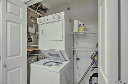 Apartamento Comfy Waterfront Condo With Boat Slip And Balcony