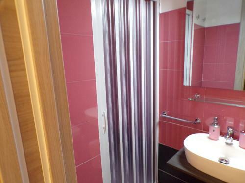 Hostal Nuova Aurora Rent Rooms
