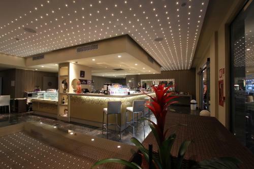Main Palace Hotel