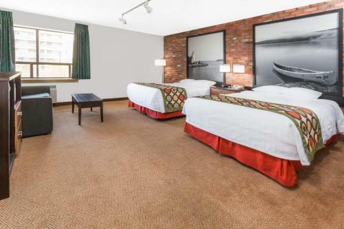 Hotel Super 8 By Wyndham Sudbury On