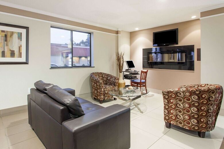 Hotel Super 8 Kamloops