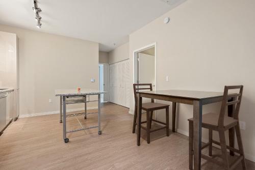 Upscale 2 Bedroom Stay With Rooftop Pool And Hot Tub! 326