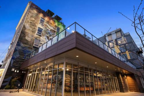 Upscale 2 Bedroom Stay With Rooftop Pool And Hot Tub! 402