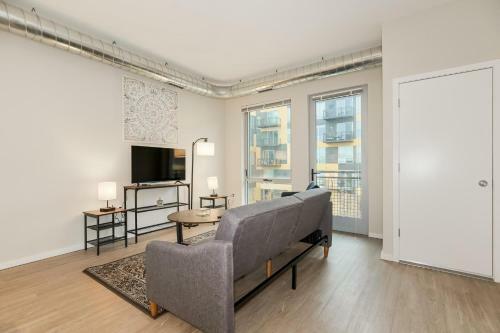 Upscale 2 Bedroom Stay With Rooftop Pool And Hot Tub! 402