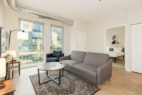 Upscale 2 Bedroom Stay With Rooftop Pool And Hot Tub! 402
