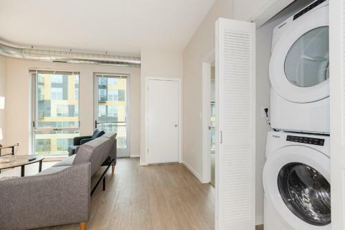 Upscale 2 Bedroom Stay With Rooftop Pool And Hot Tub! 402