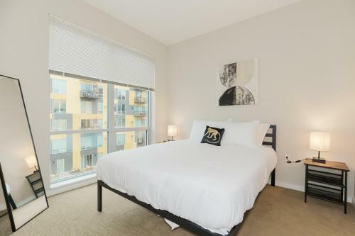 Upscale 2 Bedroom Stay With Rooftop Pool And Hot Tub! 402