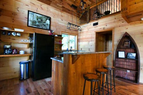 Lodge Affinity Riverside Cabin