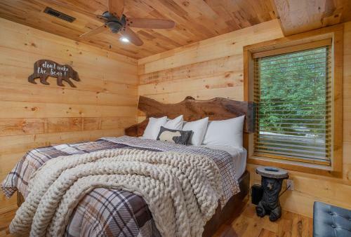 Lodge Affinity Riverside Cabin