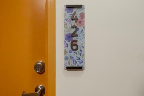 Upscale 2 Bedroom Stay With Rooftop Pool And Hot Tub! 426