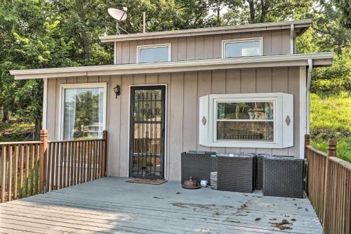 Osage Beach Family Hideaway On No-wake Cove!
