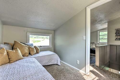 Osage Beach Family Hideaway On No-wake Cove!