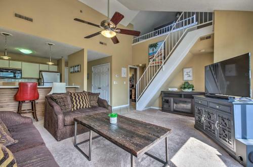 Apartamento Osage Beach Condo With Pool And Lake Ozark Views!