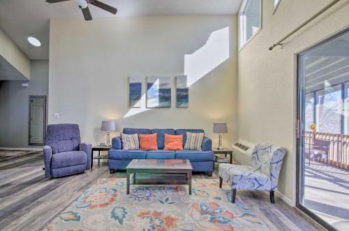 Sun-dappled Osage Beach House With Sun Porch!