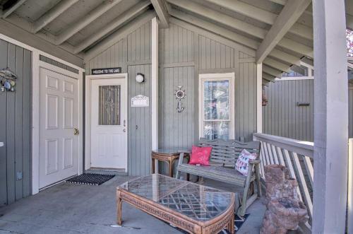 Sun-dappled Osage Beach House With Sun Porch!
