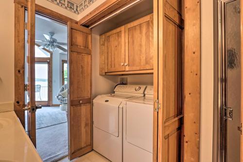 Sunny Providence Cottage Retreat With Kayaks!