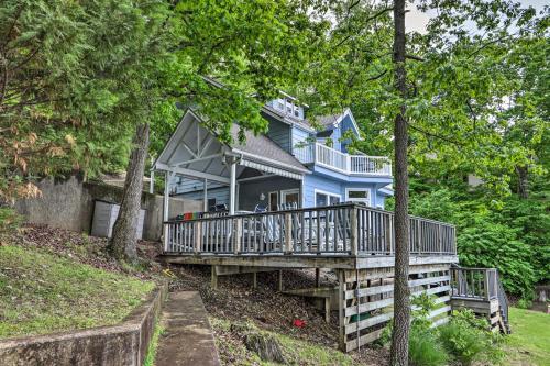 Sunny Providence Cottage Retreat With Kayaks!