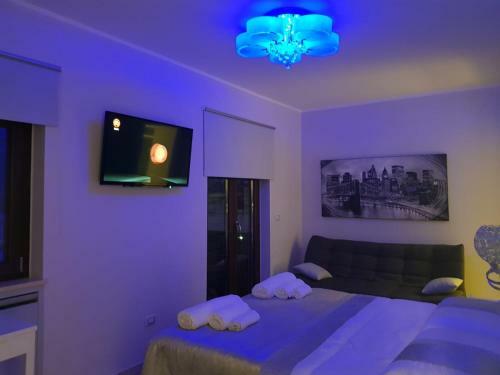 B&B Golden House
